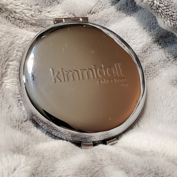 Kimmidoll Compact Mirror - Picture 4 of 5
